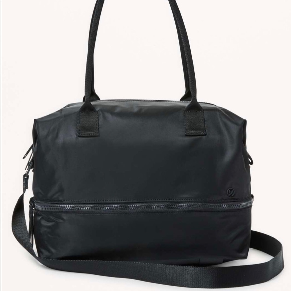 Lululemon Go Lightly Duffel Bag in Black